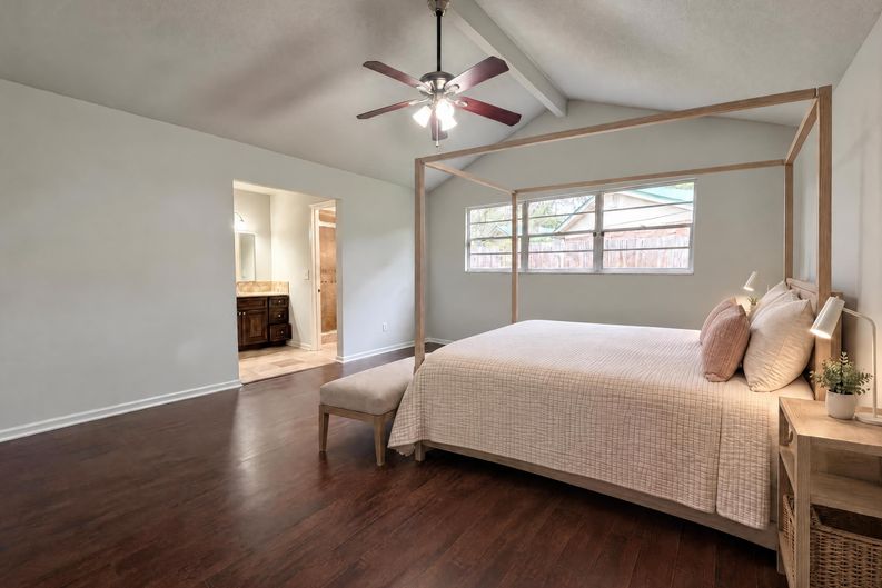 Photo 17 of 22 of 606 Gulfstream Trl S, Orange Park, FL