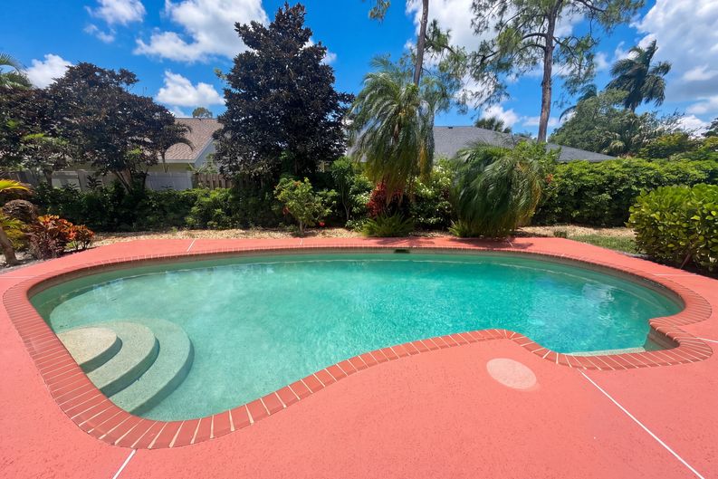 Photo 45 of 47 of 118 Waterway Rd, Royal Palm Beach, FL