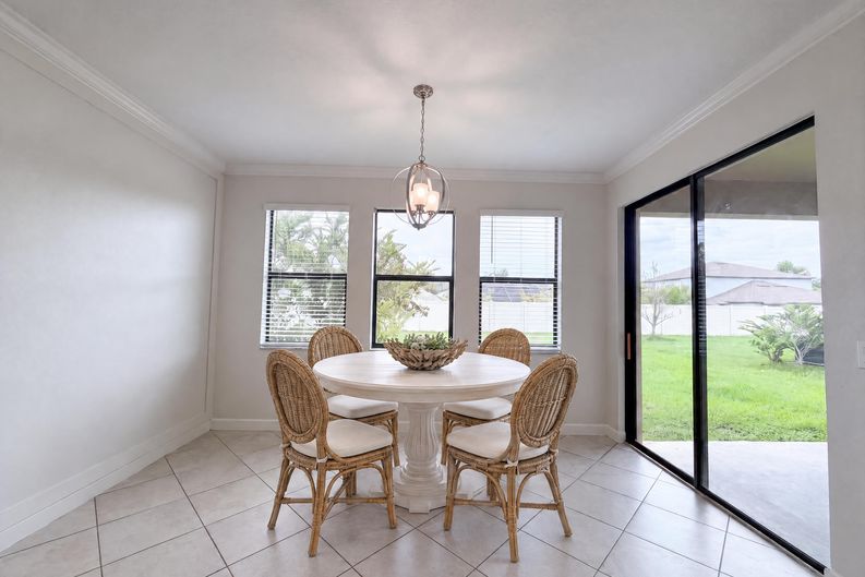 Photo 9 of 36 of 9709 Ivory Dr, Sun City Center, FL