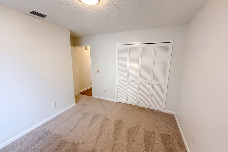 Photo 17 of 25 of 10033 Creekwater Blvd, Orlando, FL