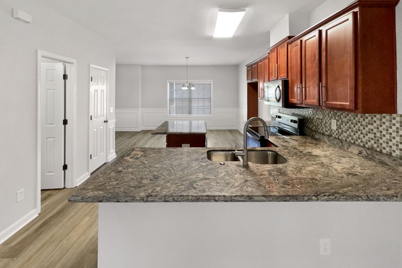 Photo 33 of 52 of 1622 Halliard Dr, Lawrenceville, GA