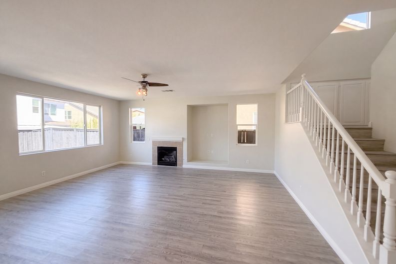 Photo 8 of 33 of 1265 Lavender Ln, Hemet, CA