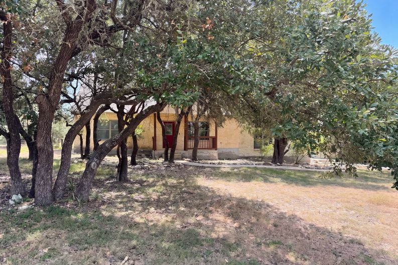 Photo 25 of 30 of 4247 Richmond Ave, Spring Branch, TX