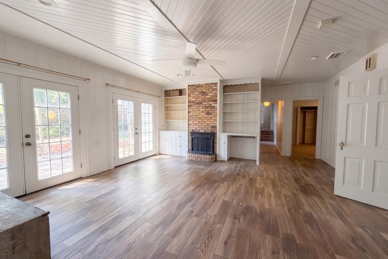 Photo 10 of 31 of 1113 Sylvan Ave, Palestine, TX