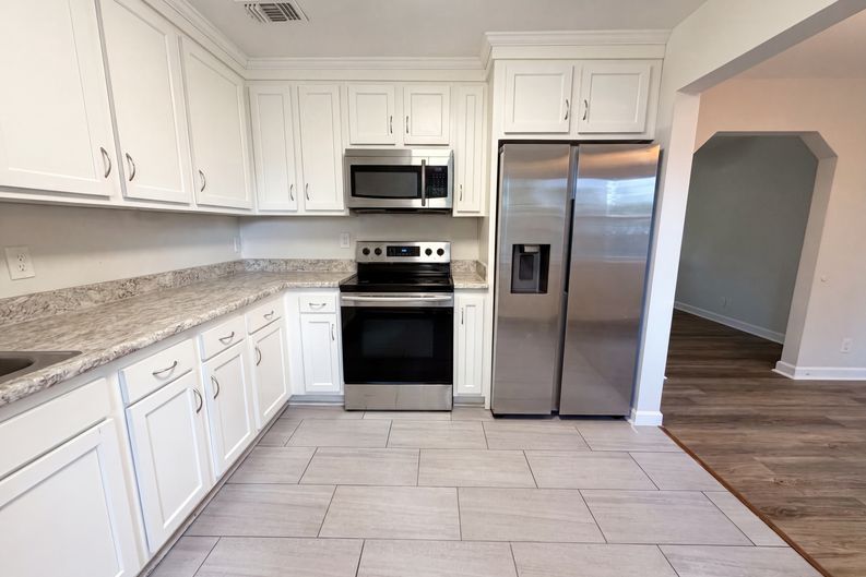 Photo 7 of 20 of 6543 Aires Rd, Jacksonville, FL