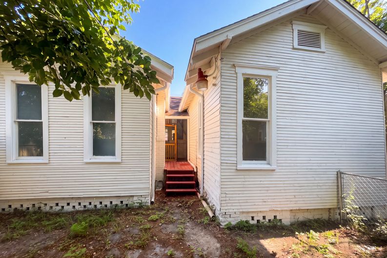 Photo 5 of 25 of 809 Mary St, Waycross, GA