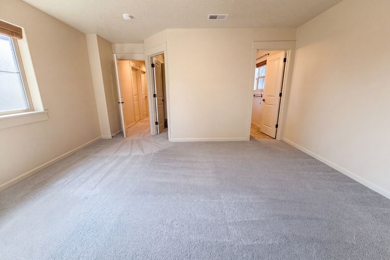 Photo 4 of 19 of 2817 SE Condor Ave, Gresham, OR