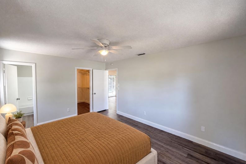 Photo 4 of 20 of 5064 Bromley Ave, Spring Hill, FL