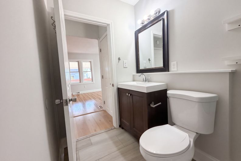 Photo 15 of 40 of 2790 Azelda St, Columbus, OH