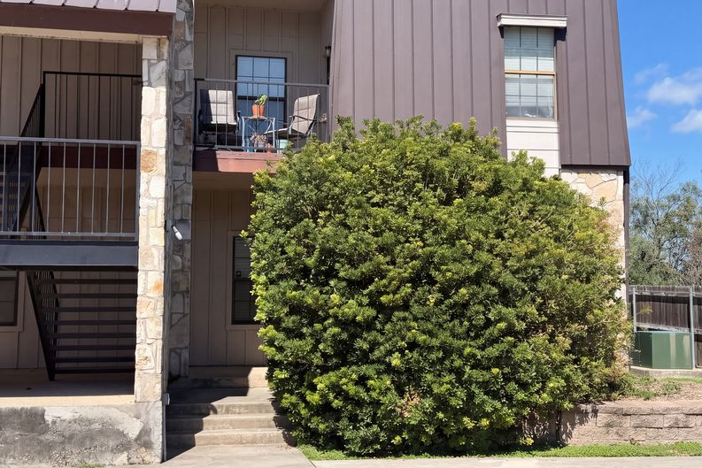Photo 14 of 18 of 474 Seele St, New Braunfels, TX