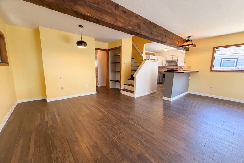 Photo 11 of 22 of 5926 SE Lexington St, Portland, OR