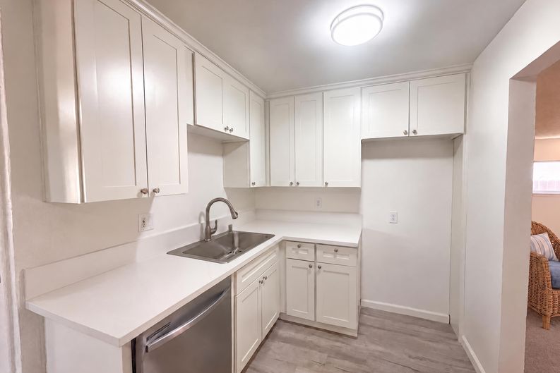 Photo 6 of 20 of 3008 Lerwick Rd, Sacramento, CA