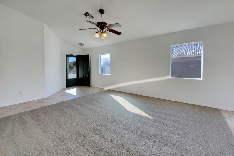 Photo 3 of 19 of 9728 E Kiva Ave, Mesa, AZ