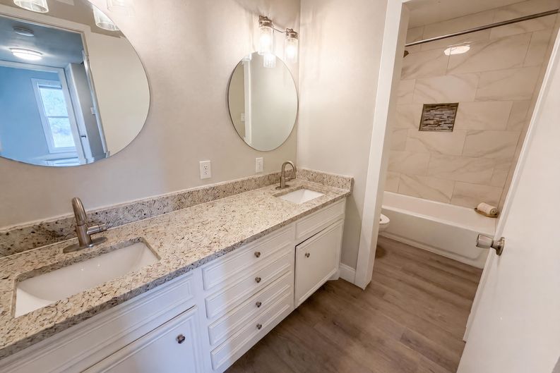 Photo 12 of 18 of 3216 Poe Cv, Lago Vista, TX