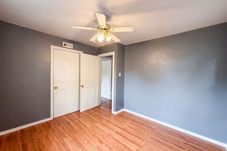Photo 18 of 21 of 1607 N 17th St, Belleville, IL