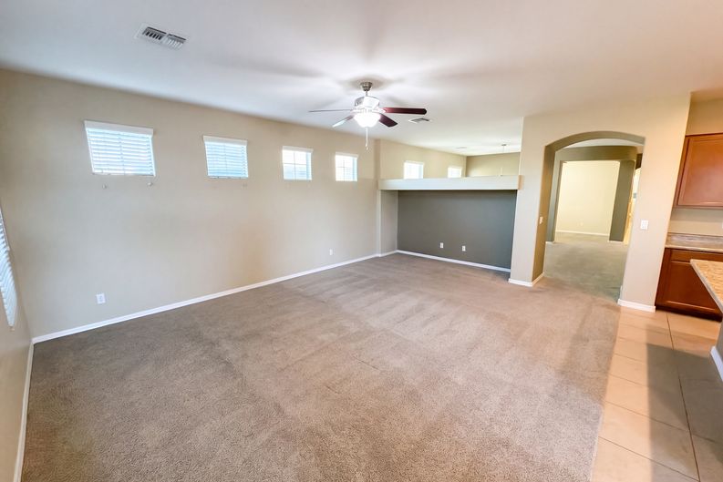 Photo 3 of 40 of 1898 S 160th Ln, Goodyear, AZ
