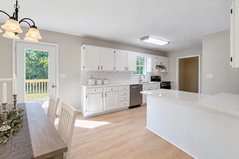 Photo 6 of 19 of 45 Wheat St, Chatsworth, GA