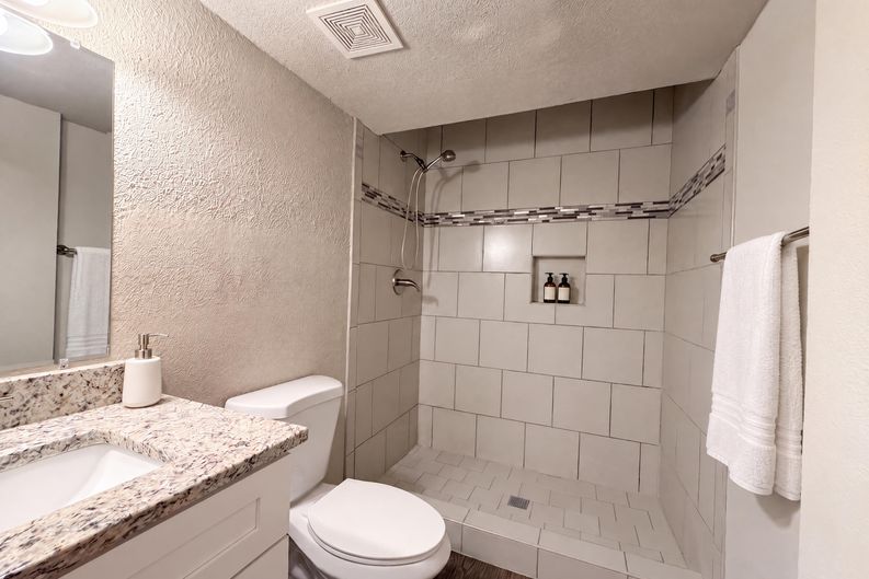 Photo 17 of 20 of 330 E Coral Way, Grand Prairie, TX