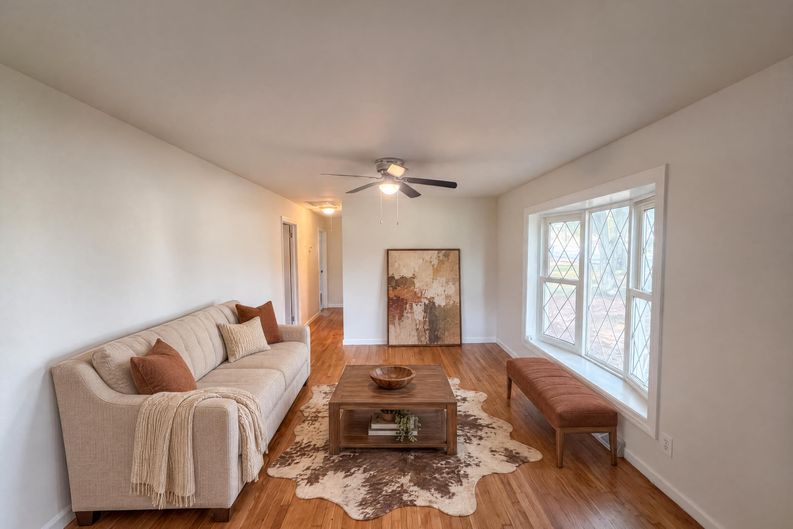 Photo 3 of 18 of 509 Greenbriar Rd, Greensboro, NC