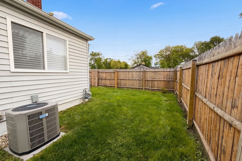 Photo 14 of 19 of 26311 Hopkins St, Inkster, MI
