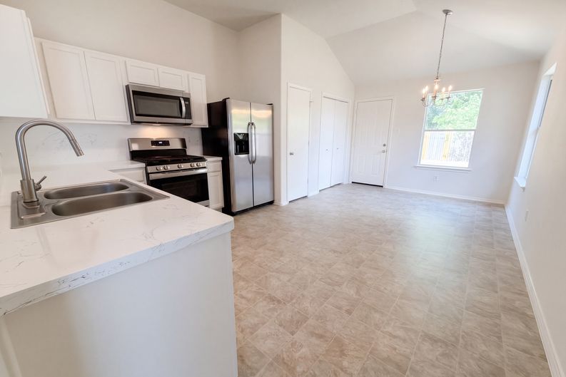 Photo 9 of 23 of 7435 Kennemer Dr, Humble, TX