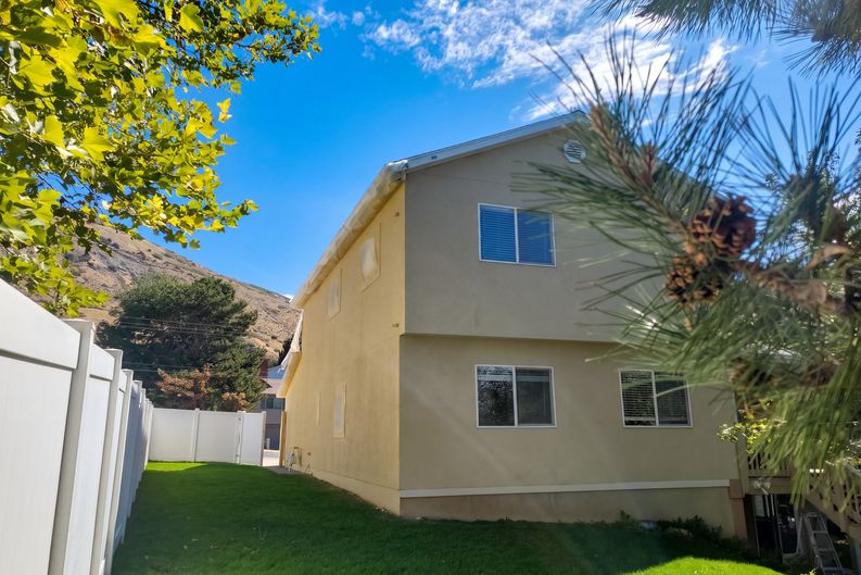 Photo 5 of 23 of 476 S 1500 E, Pleasant Grove, UT
