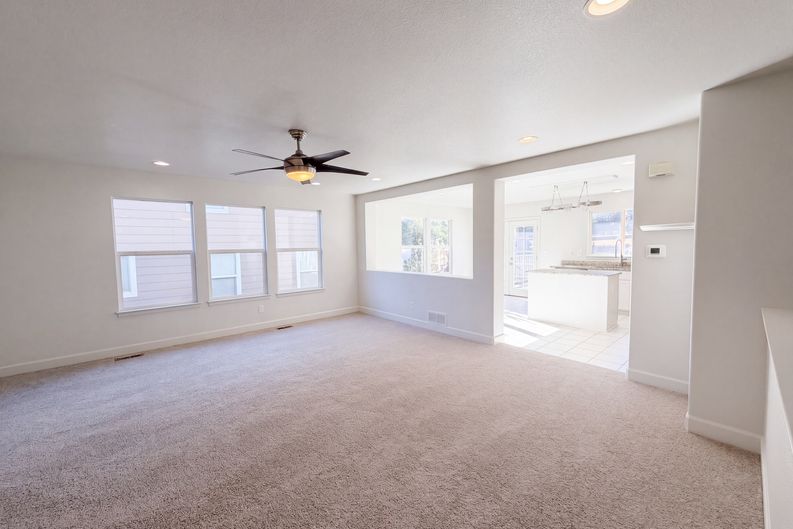 Photo 18 of 27 of 10009 Strathfield Ln, Highlands Ranch, CO
