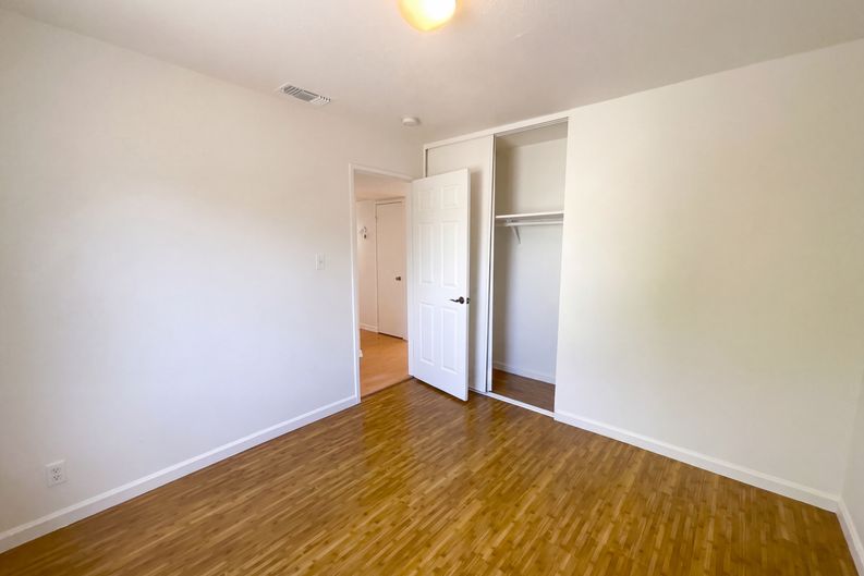 Photo 12 of 21 of 6920 Briggs Dr, Sacramento, CA