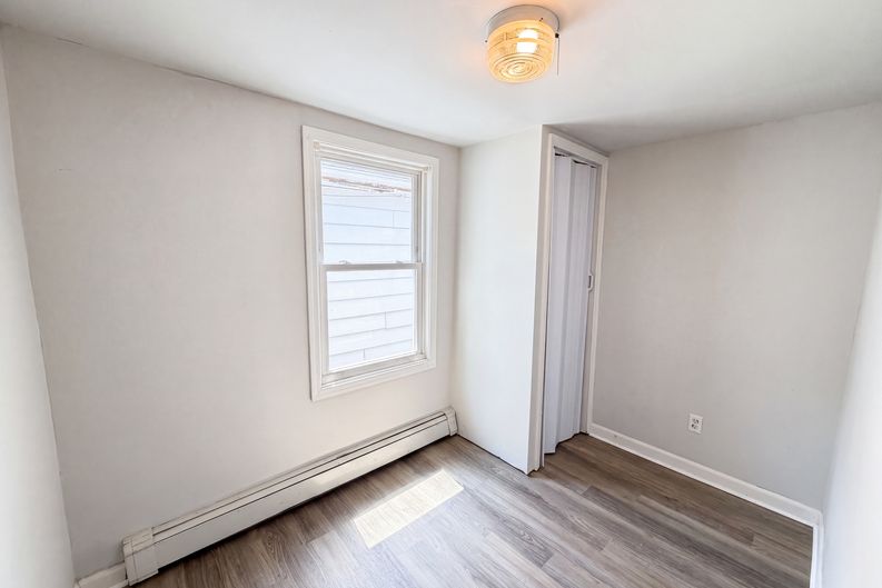 Photo 11 of 13 of 936 Grove Ave, Laurence Harbor, NJ