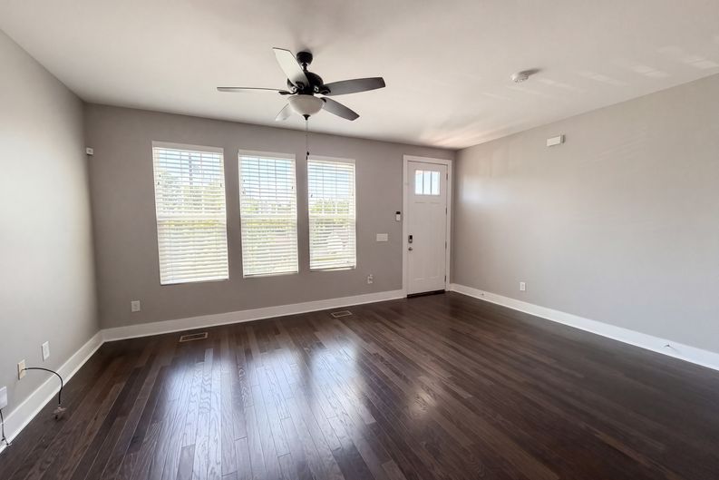 Photo 3 of 19 of 227A Hillcrest Dr, Madison, TN