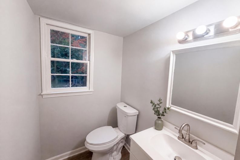 Photo 13 of 18 of 1304 Wicklow Dr, Cary, NC