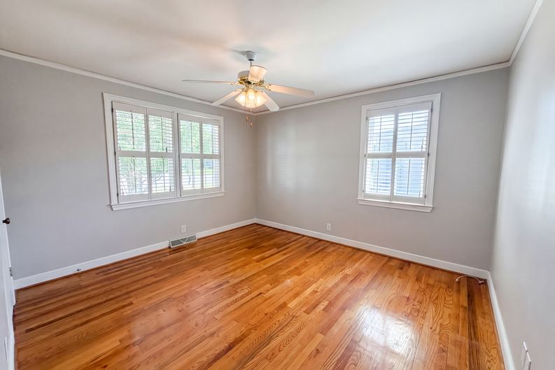Photo 4 of 20 of 3006 Hilldale Rd, West Columbia, SC