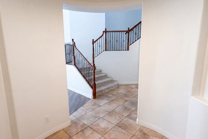 Photo 12 of 43 of 5032 W Yearling Rd, Phoenix, AZ