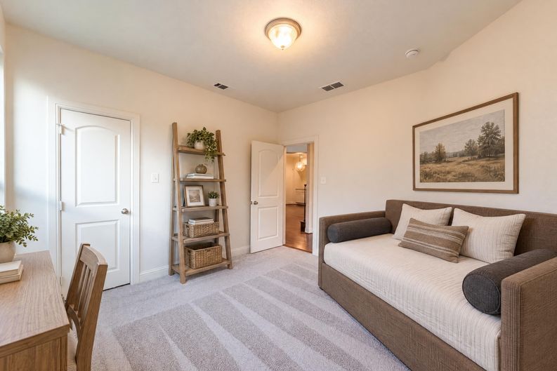 Photo 18 of 43 of 4409 Elmgreen Dr, Roanoke, TX