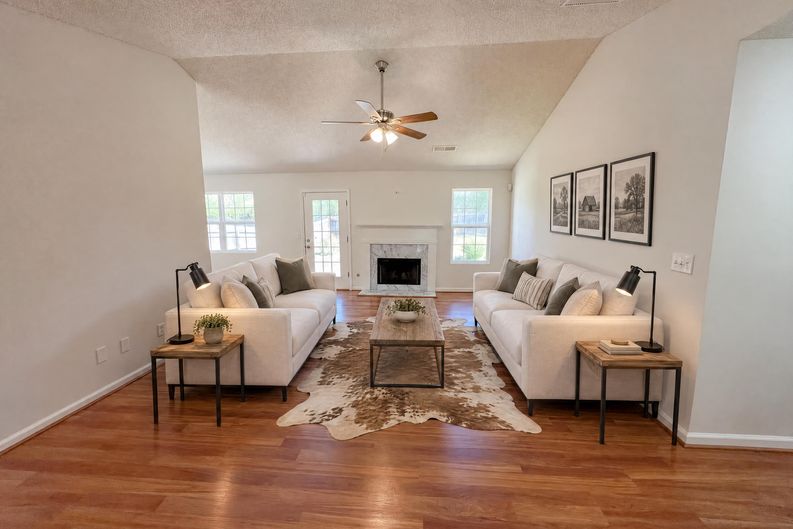 Photo 3 of 18 of 124 Amelia Garden Way, Lawrenceville, GA