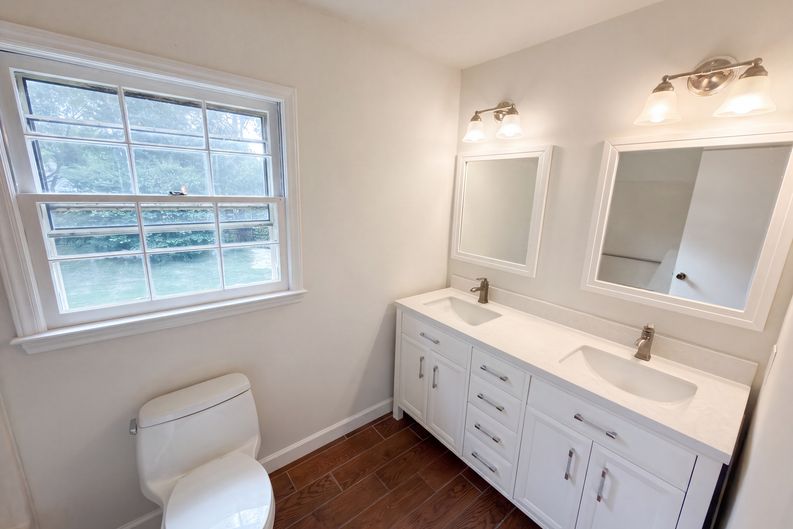 Photo 9 of 19 of 8909 Danson Dr, Charlotte, NC
