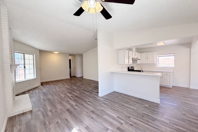 Photo 10 of 34 of 2304 Sabroso St, Las Vegas, NV