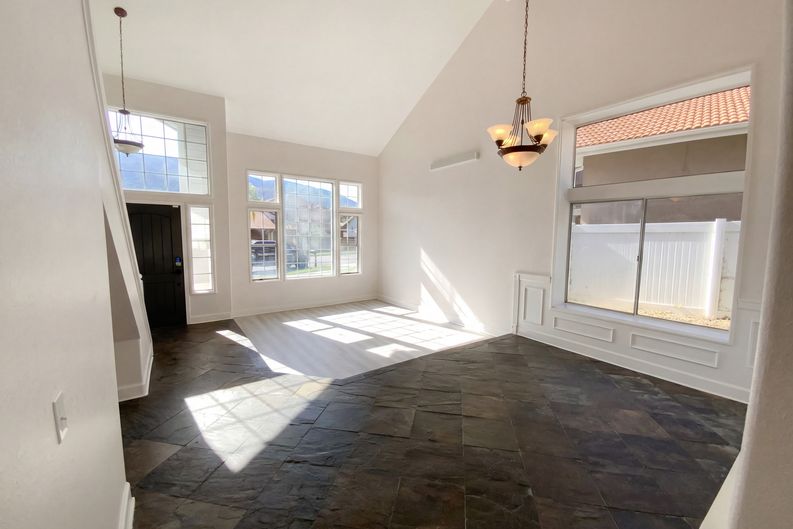 Photo 7 of 26 of 3303 Deaver Dr, Corona, CA