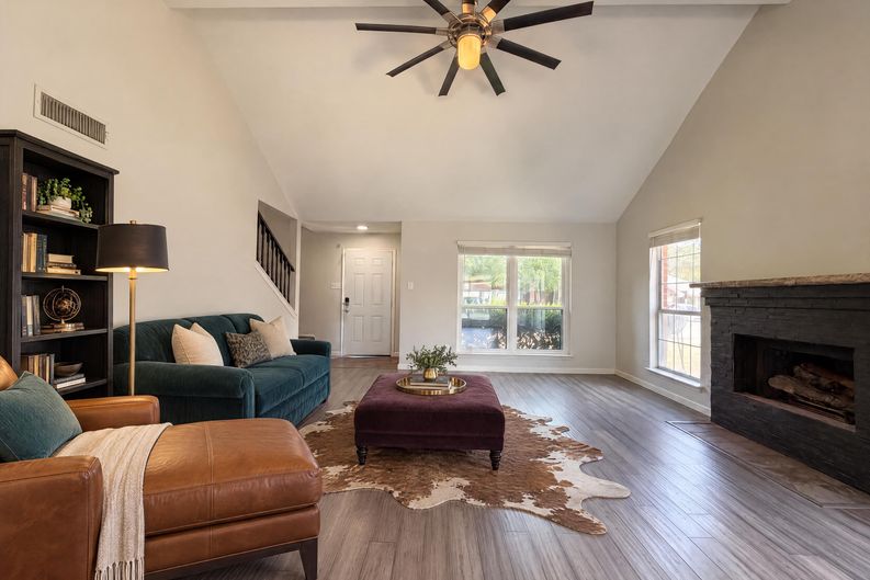 Photo 7 of 19 of 2831 Red Oak Dr, Grand Prairie, TX