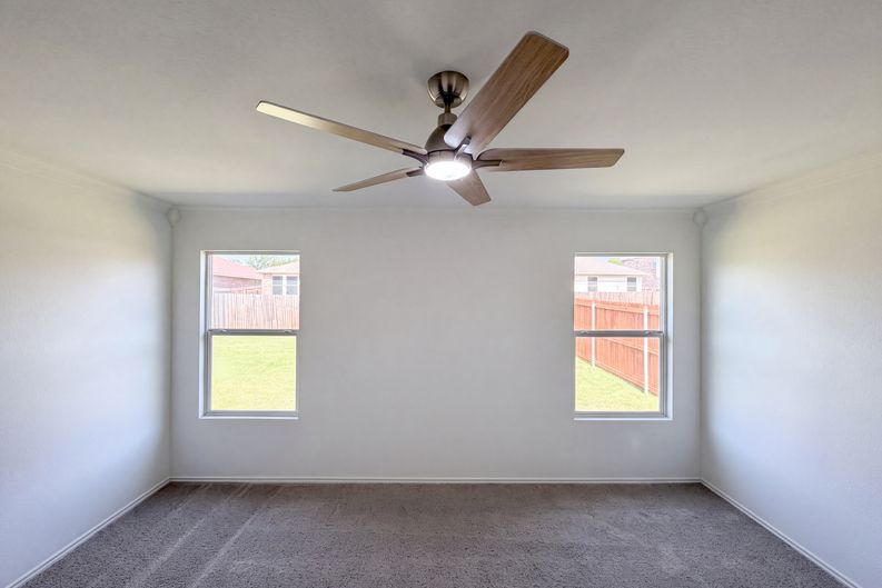 Photo 15 of 18 of 6200 St James Pl, Denton, TX