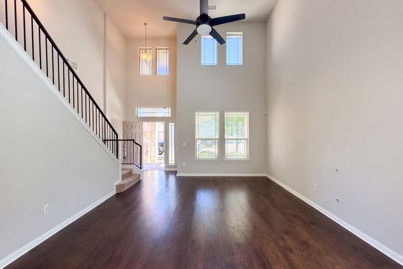 Photo 10 of 26 of 11106 Bruneau Trl, Austin, TX