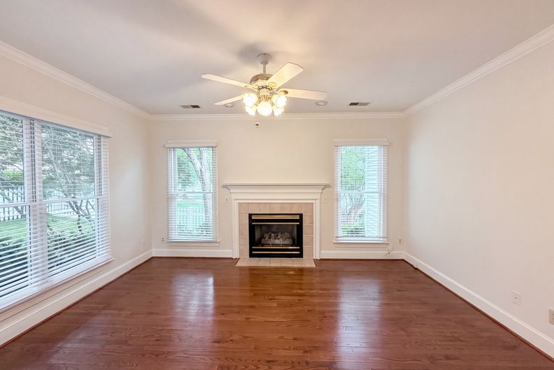 Photo 13 of 21 of 7906 Elphin Ct, Charlotte, NC
