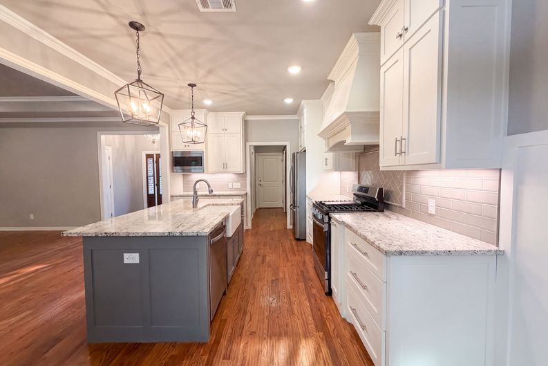 Photo 6 of 20 of 3712 Magnolia Ct, Denison, TX