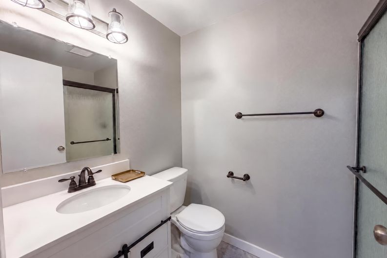 Photo 12 of 25 of 11776 SW Boones Bend Dr, Beaverton, OR
