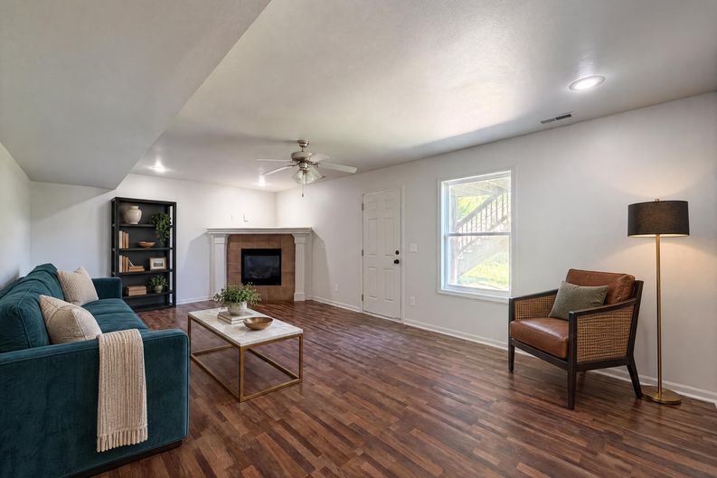 Photo 3 of 21 of 1105 Fox Run Trl, Platte City, MO