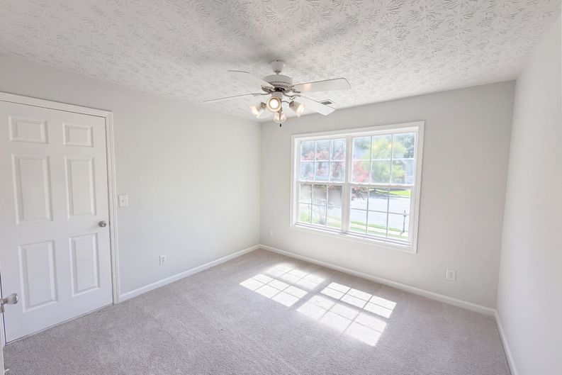 Photo 17 of 35 of 1396 Bramlett Forest Ct, Lawrenceville, GA