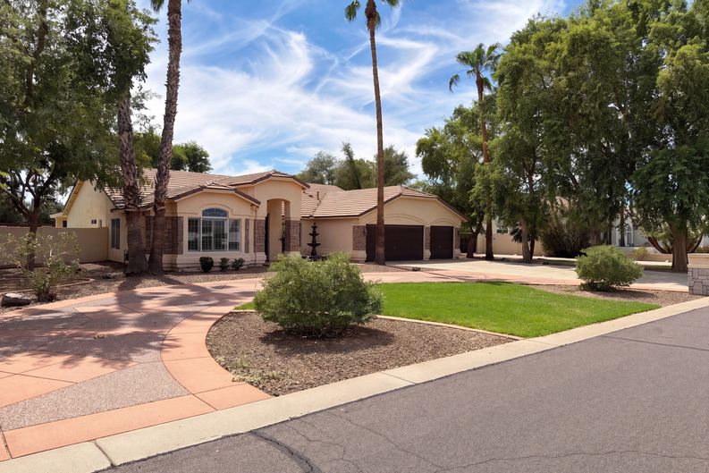 Photo 34 of 36 of 2599 E Arrowhead Trl, Gilbert, AZ