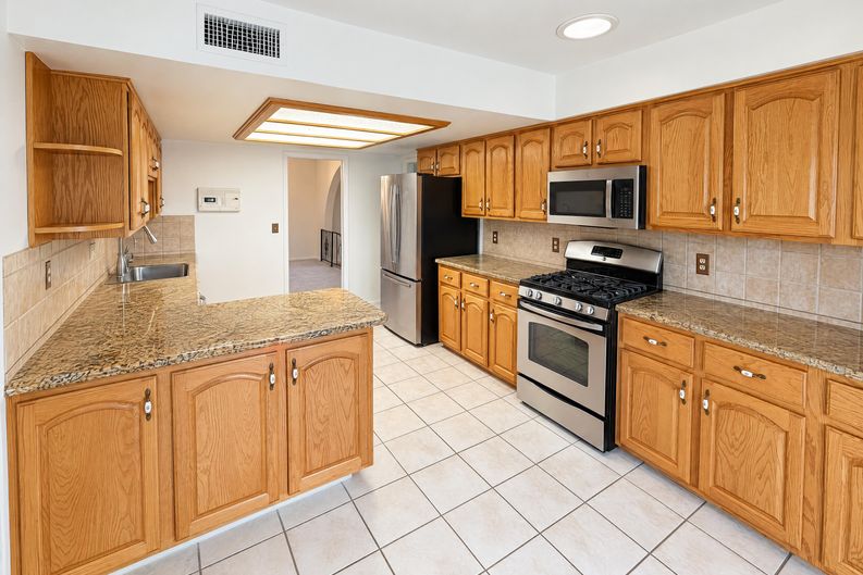 Photo 6 of 25 of 3900 N Calle Hondonada, Tucson, AZ