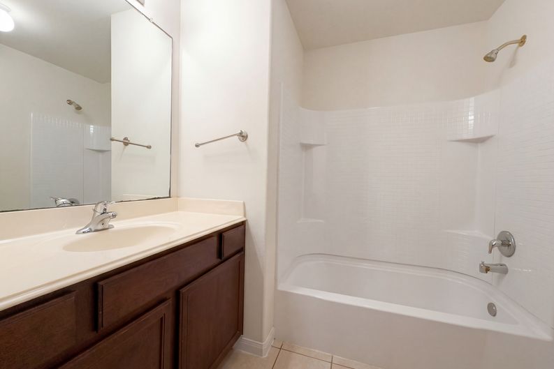 Photo 9 of 18 of 5014 Alder Bend Ln, Richmond, TX
