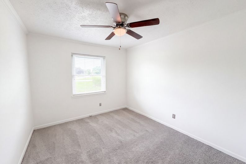 Photo 11 of 16 of 7938 Inverness Dr, Indianapolis, IN
